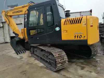 现代挖掘机 高效工程与可持续发展的完美结合