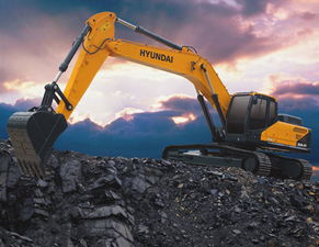 现代挖掘机R350L vs 参数对比分析