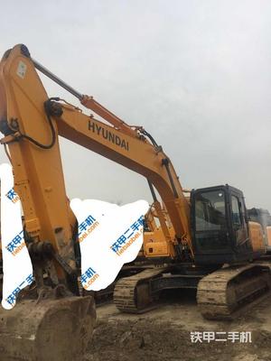 现代R215-7挖掘机 高效作业与可靠性能的卓越代表