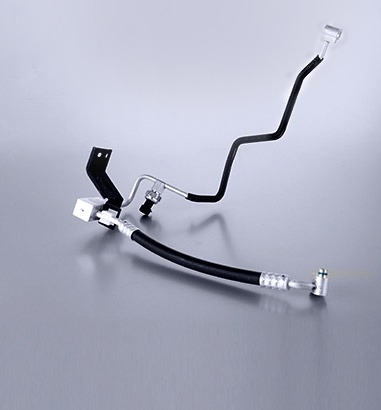 Condenser connecting pipe assembly